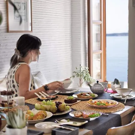 Arion Luxury And Gasthuis 4*