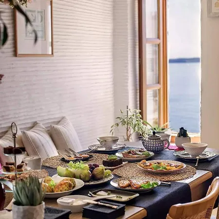 Arion Syros Pensionat 4*