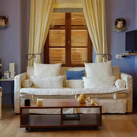 Arion Syros Pensionat 4*